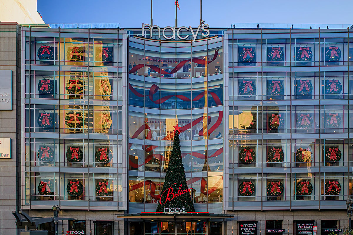 macys-exterior-holiday-decorations